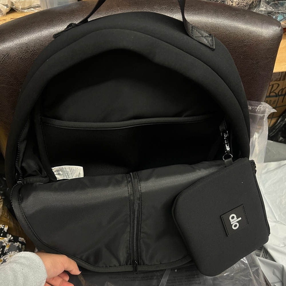 ALO Yoga Black Backpack - Picture 3 of 13
